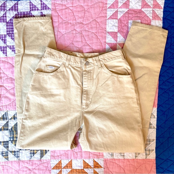 🇺🇸Vtg Yellow Lee Jeans - Picture 1 of 3